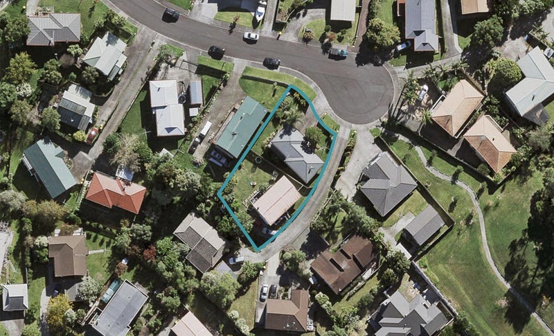 2/17 Grenadine Place, Unsworth Heights, Auckland - Carousel 1
