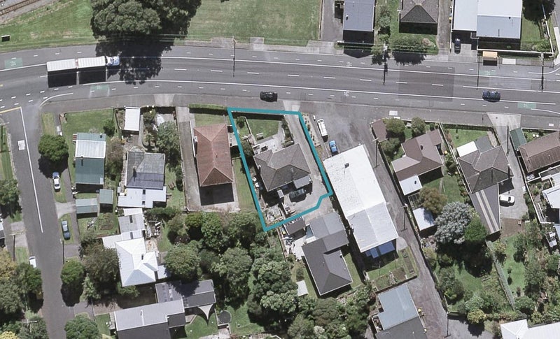 39 Breakwater Road, Moturoa, New Plymouth - Carousel 1