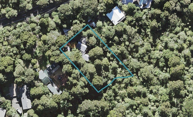 721 Scenic Drive, Henderson Valley, Auckland - Carousel 1