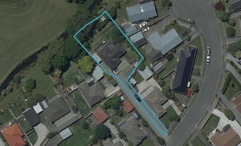 9 Renwick Place, Hillmorton, Christchurch - Carousel 1