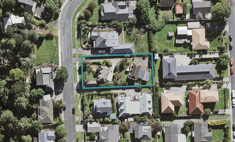 2/17 Park Avenue, Northcote, Auckland - Carousel 1