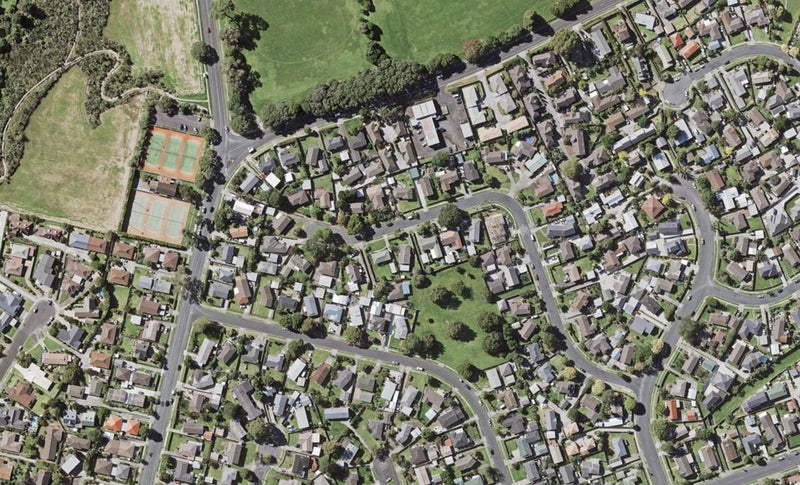 30A Lisa Rise, Half Moon Bay, Auckland - Carousel 1