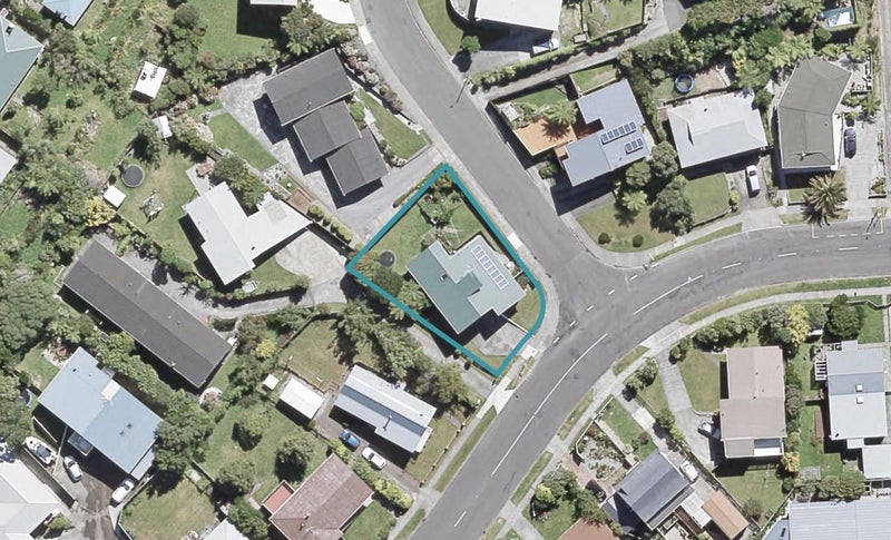 10 Oakleigh Street, Maungaraki, Lower Hutt - Carousel 1