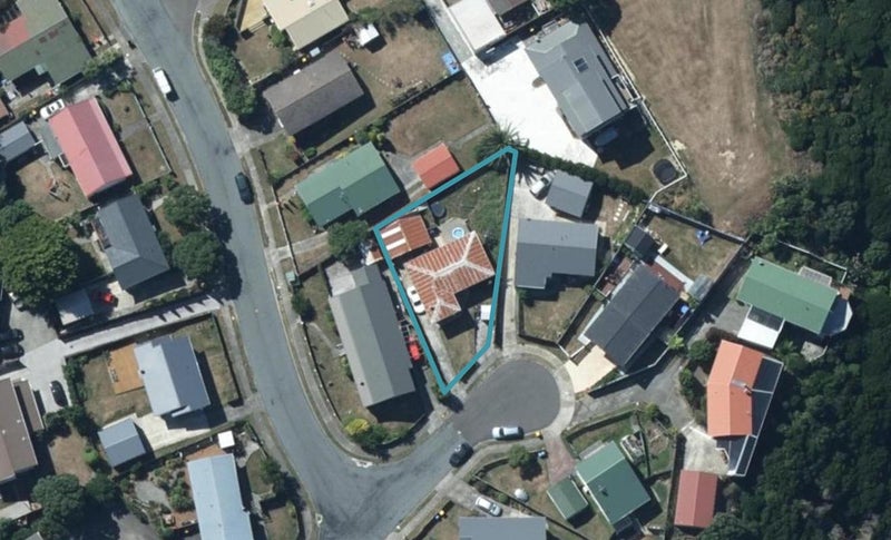 21 Clipper Street, Titahi Bay, Porirua - Carousel 1