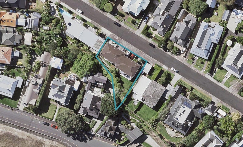 1/6 Jubilee Avenue, Devonport, Auckland - Carousel 1