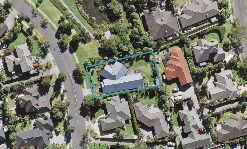 47 Te Wharau Drive, Greenhithe, Auckland - Carousel 1