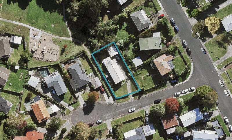 1A Julia Place, Totara Vale, Auckland - Carousel 1