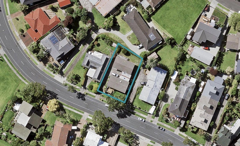 2/17 Bramley Drive, Farm Cove, Auckland - Carousel 1