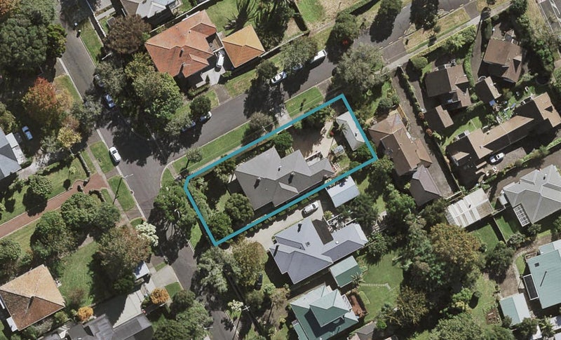 26 Maungakiekie Avenue, Greenlane, Auckland - Carousel 1