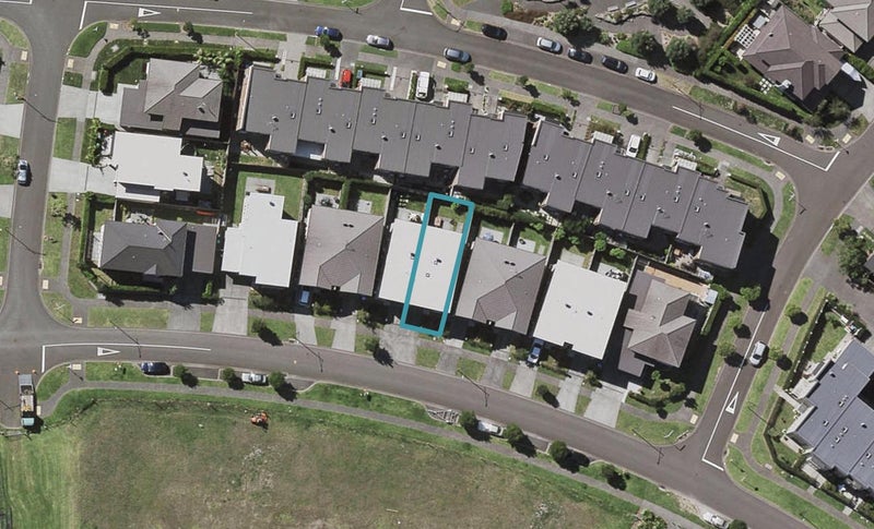 61 Tephra Boulevard, Stonefields, Auckland - Carousel 1