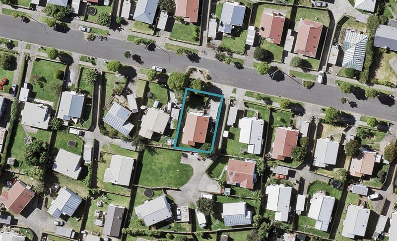 57A Maybury Street, Point England, Auckland - Carousel 1
