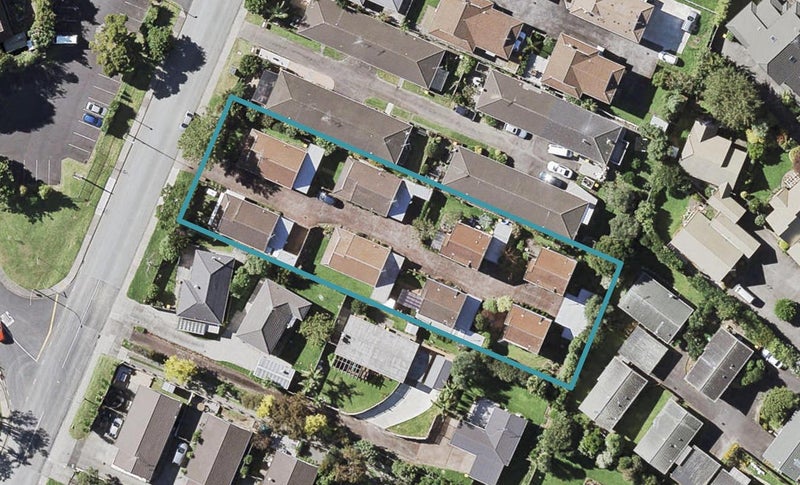 2/62 Wellington Street, Howick, Auckland - Carousel 1