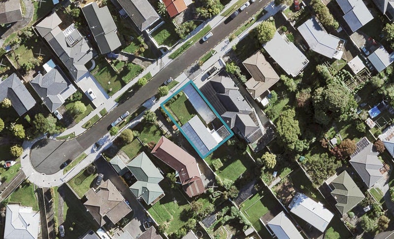 32 Ted William Street, New Windsor, Auckland - Carousel 1
