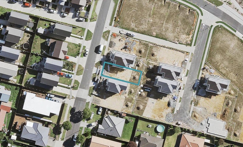 27 Kaimoana Street, Weymouth, Auckland - Carousel 1