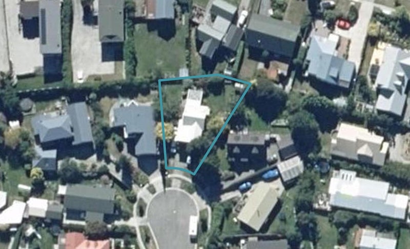 11 Larch Court, Kelvin Heights, Queenstown - Carousel 1