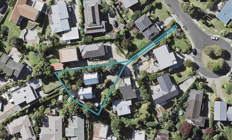 2/6 Theodora Place, Mairangi Bay, Auckland - Carousel 1
