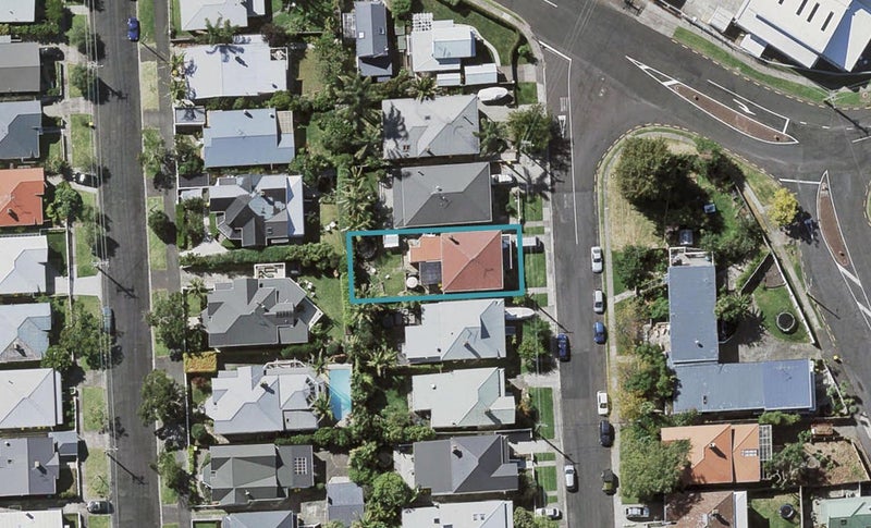 41 Roslyn Terrace, Stanley Point, Auckland - Carousel 1