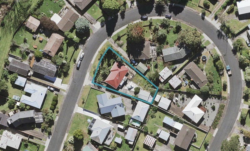52 Riverpark Crescent, Henderson, Auckland - Carousel 1