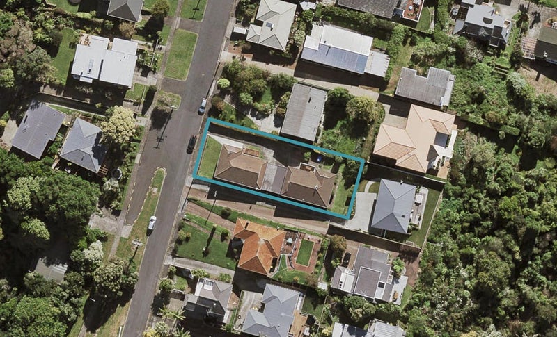 1/42 Howard Road, Northcote, Auckland - Carousel 1
