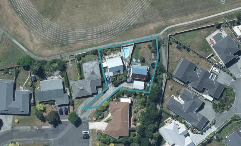 2/13 Latitude Close, Whitby, Porirua - Carousel 1