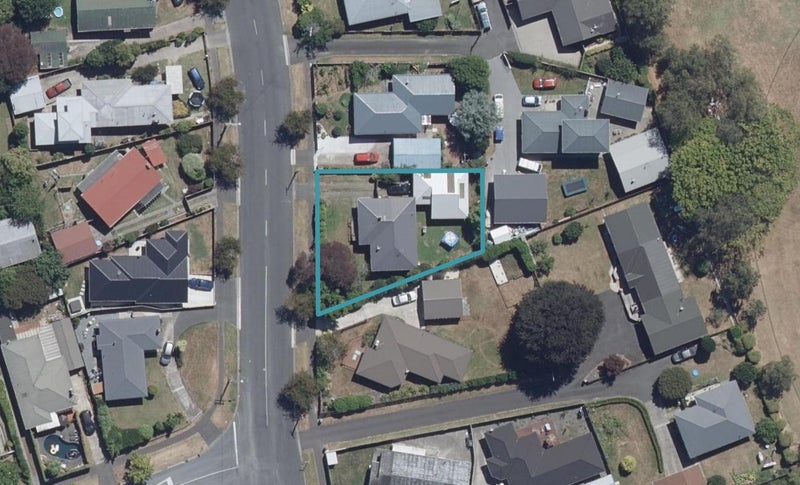 18 Morris Road, Hillcrest, Hamilton - Carousel 1