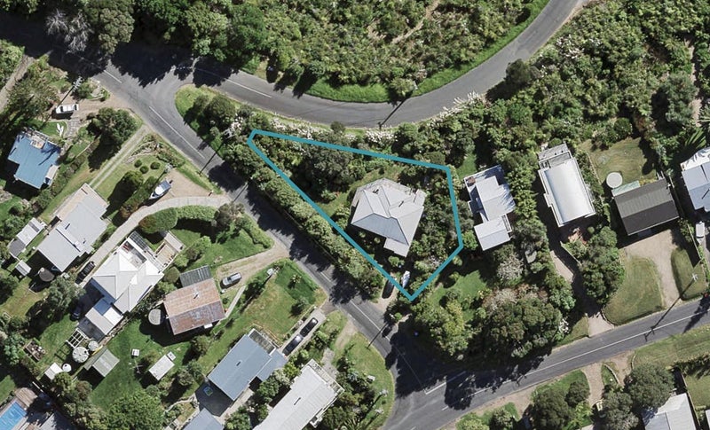 1 Great Barrier Road, Oneroa, Waiheke Island - Carousel 1