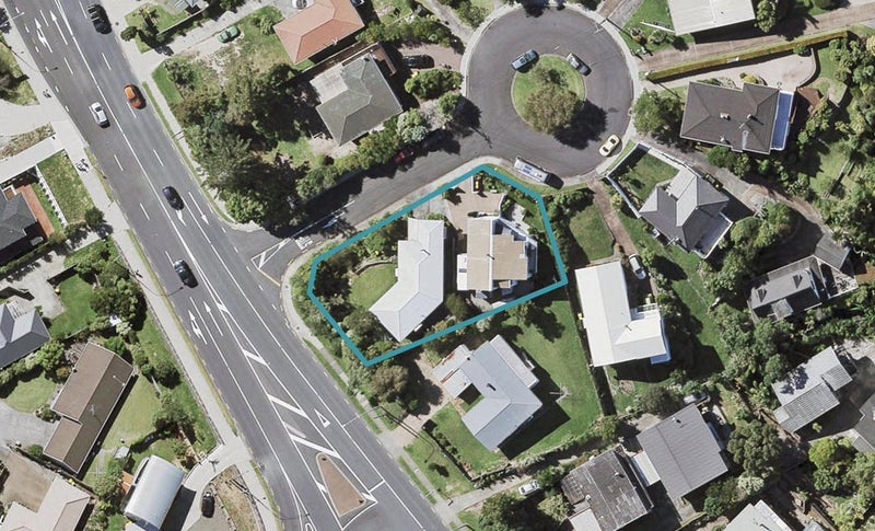 1/0 Elizabeth Place, Mairangi Bay, Auckland - Carousel 1