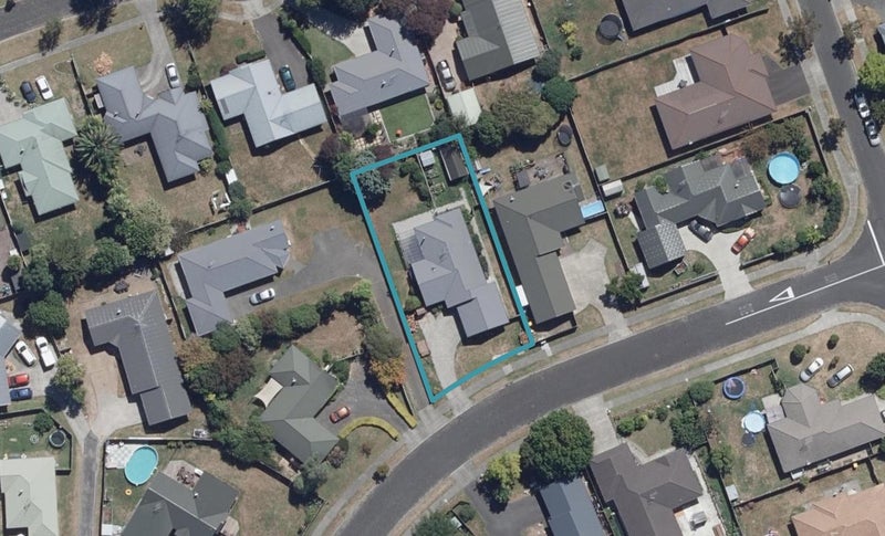 21 Ernest Road, Fairview Downs, Hamilton - Carousel 1