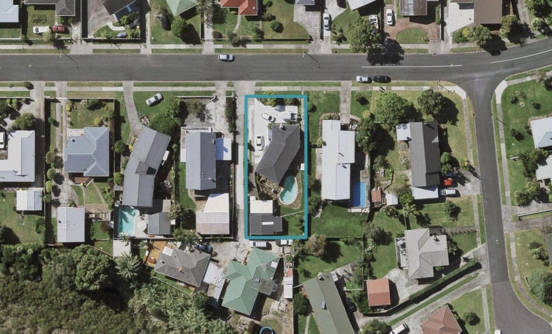 135 Edgewater Drive, Pakuranga, Auckland - Carousel 1