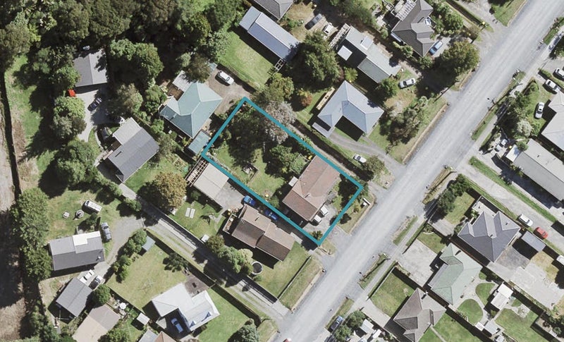 13 Birdwood Road, Swanson, Auckland - Carousel 1
