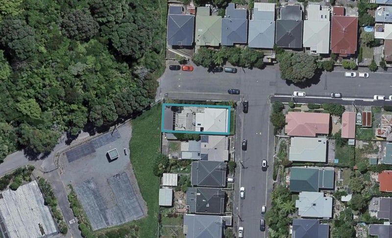 2 Emerson Street, Berhampore, Wellington - Carousel 1