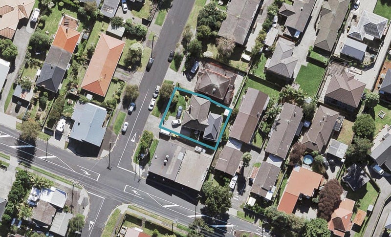 4 Hinekohu Street, New Lynn, Auckland - Carousel 1