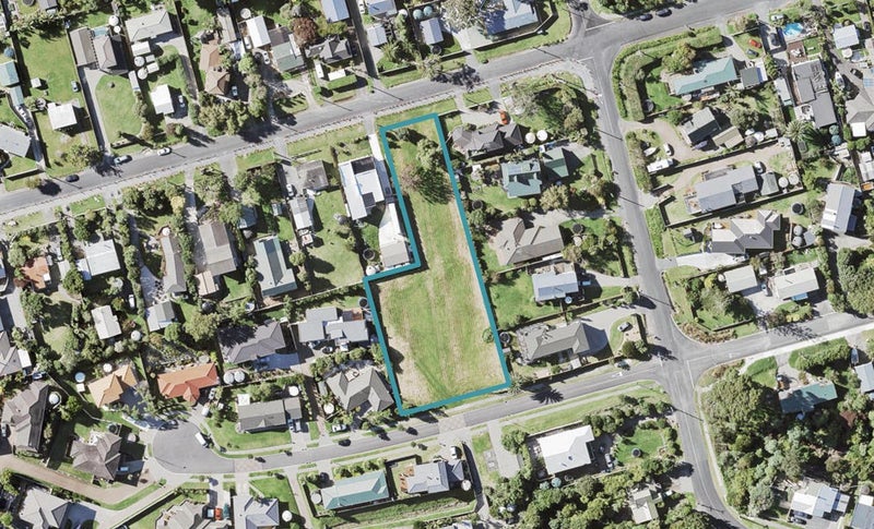 35 Second View Avenue, Beachlands, Auckland - Carousel 1