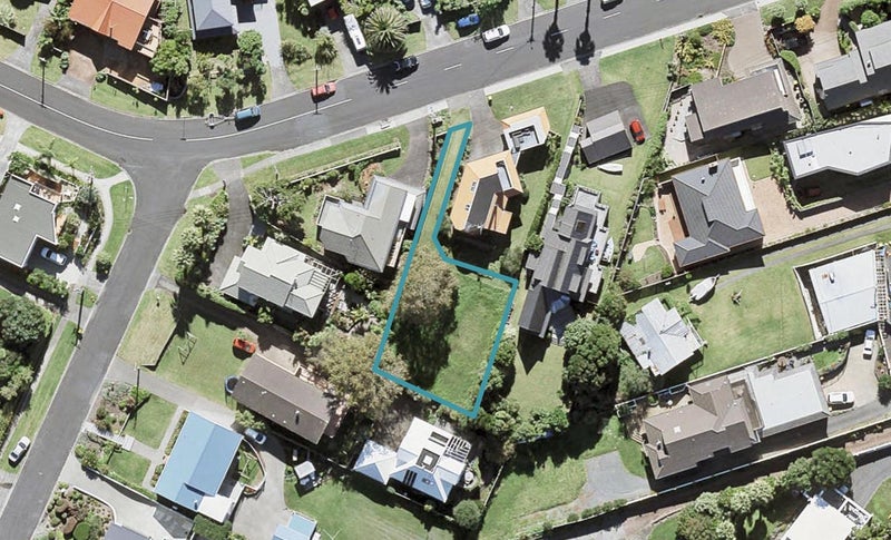 4A Ellangowan Road, Waiake, Auckland - Carousel 1
