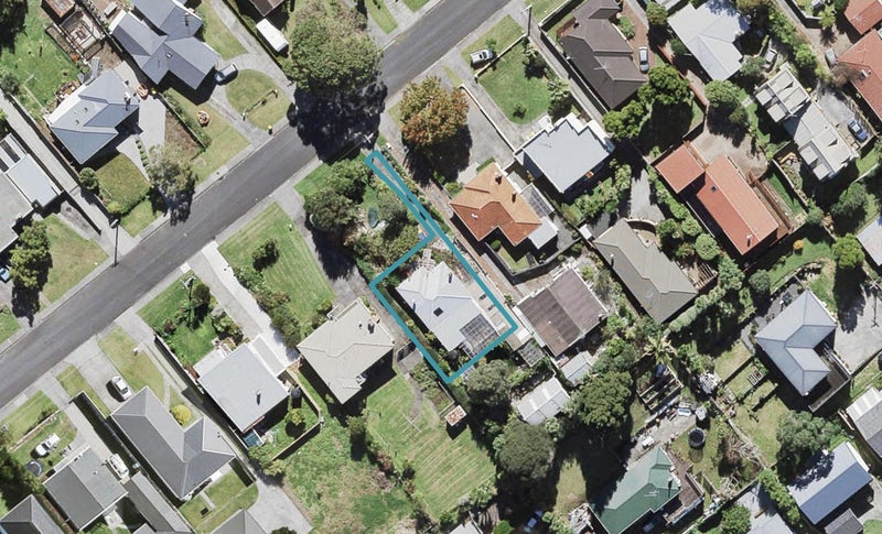 41 Eastglen Road, Glen Eden, Auckland - Carousel 1