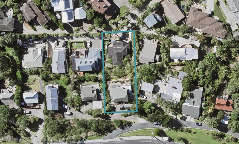 2/613 East Coast Road, Browns Bay, Auckland - Carousel 1