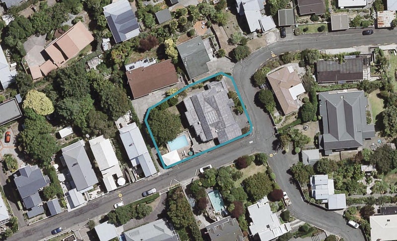 13 Gladstone Road, Bluff Hill, Napier - Carousel 1