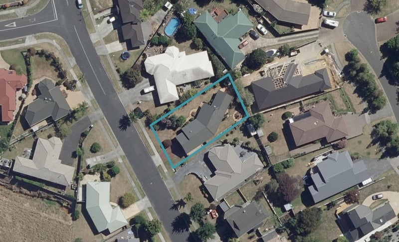 229 Grandview Road, Western Heights, Hamilton - Carousel 1