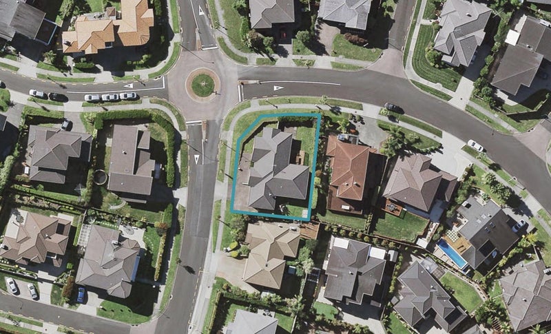 27 Chateau Rise, Flat Bush, Auckland - Carousel 1