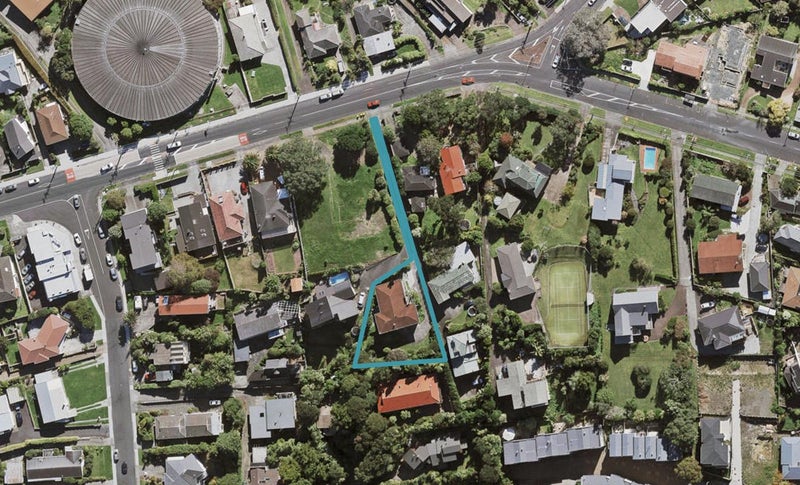 111A Pupuke Road, Northcote, Auckland - Carousel 1