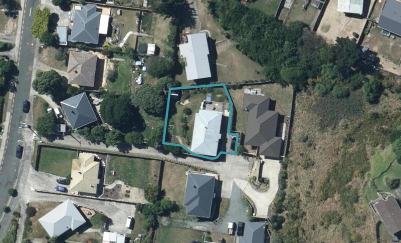48 Downes Street, Titahi Bay, Porirua - Carousel 1