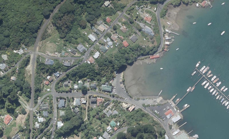 21 Macandrew Road, Careys Bay, Dunedin - Carousel 1