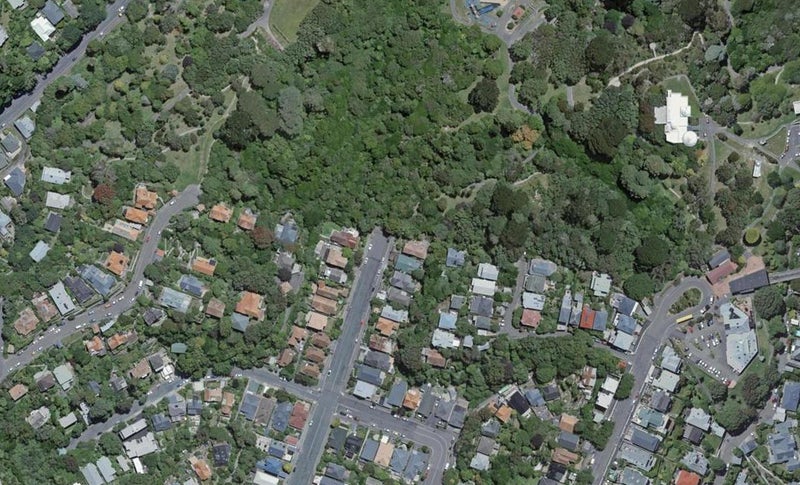1 Glen Road, Kelburn, Wellington - Carousel 1