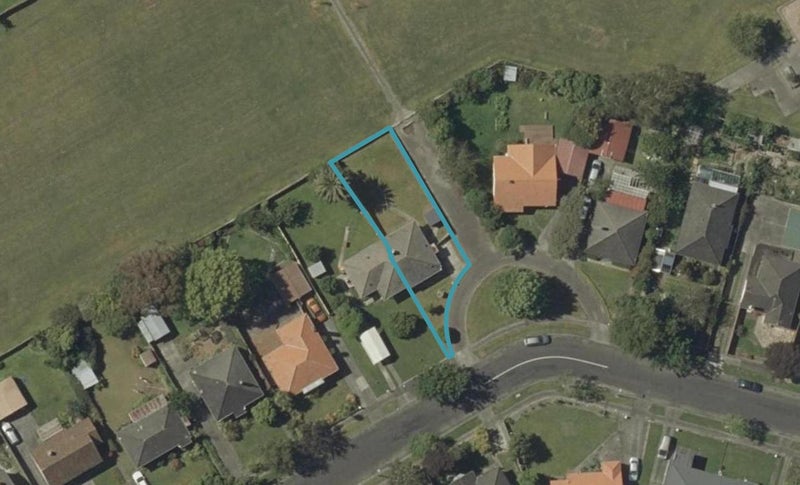 50 Savage Crescent, West End, Palmerston North - Carousel 1
