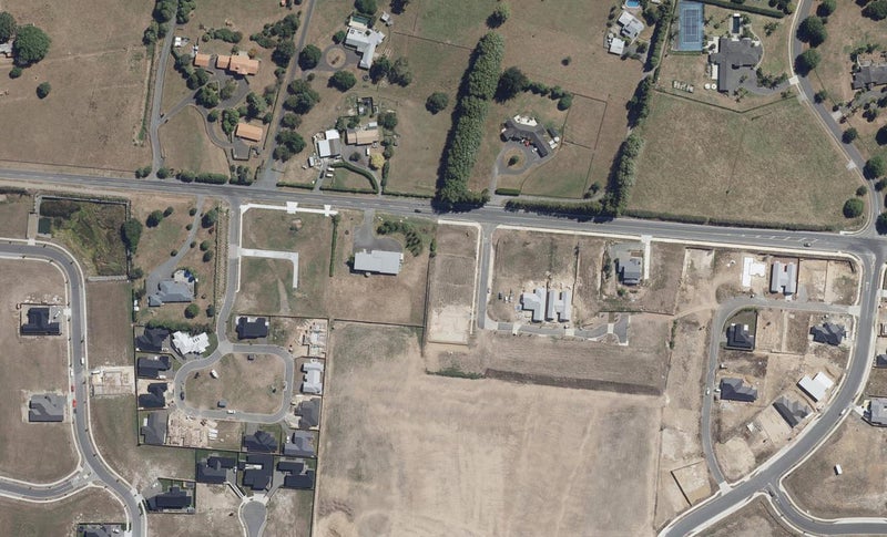 2/4 Ekara Road, Flagstaff, Hamilton - Carousel 1