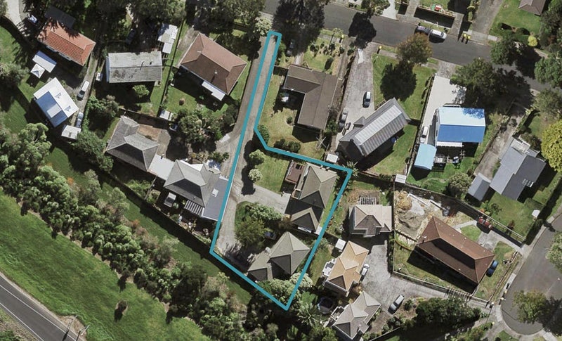 1/24 Sikkim Crescent, Clover Park, Auckland - Carousel 1