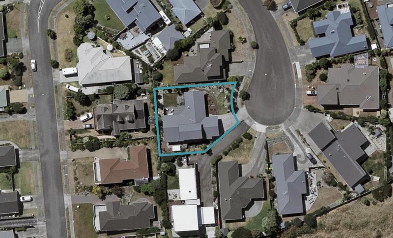 8 Te Ropata Place, Waikanae Beach, Waikanae - Carousel 1