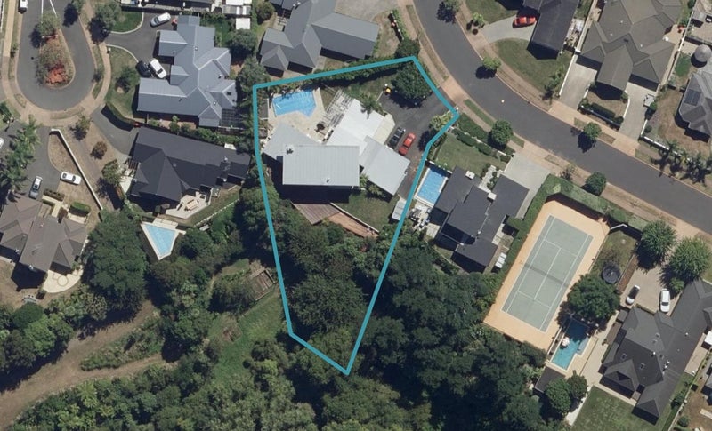 2 Raungawari Drive, Huntington, Hamilton - Carousel 1