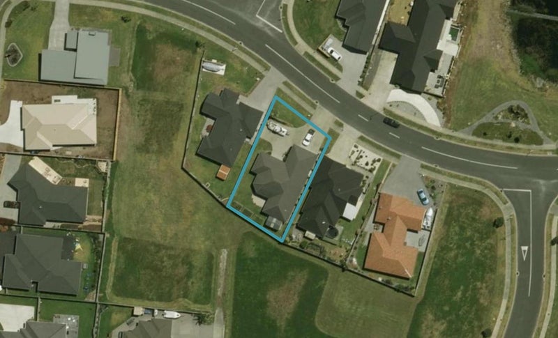8 Kowi Lakes Drive, One Tree Point, Whangārei - Carousel 1