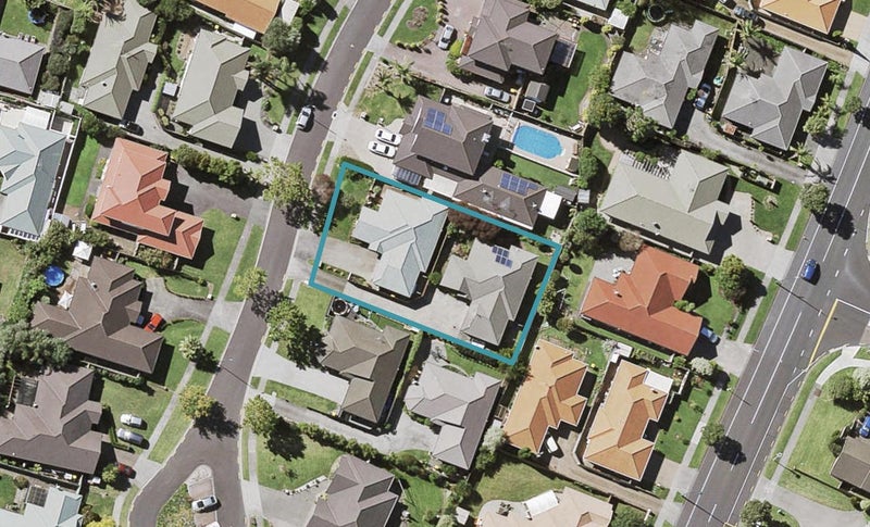 1/18 Emyvalie Place, Dannemora, Auckland - Carousel 1